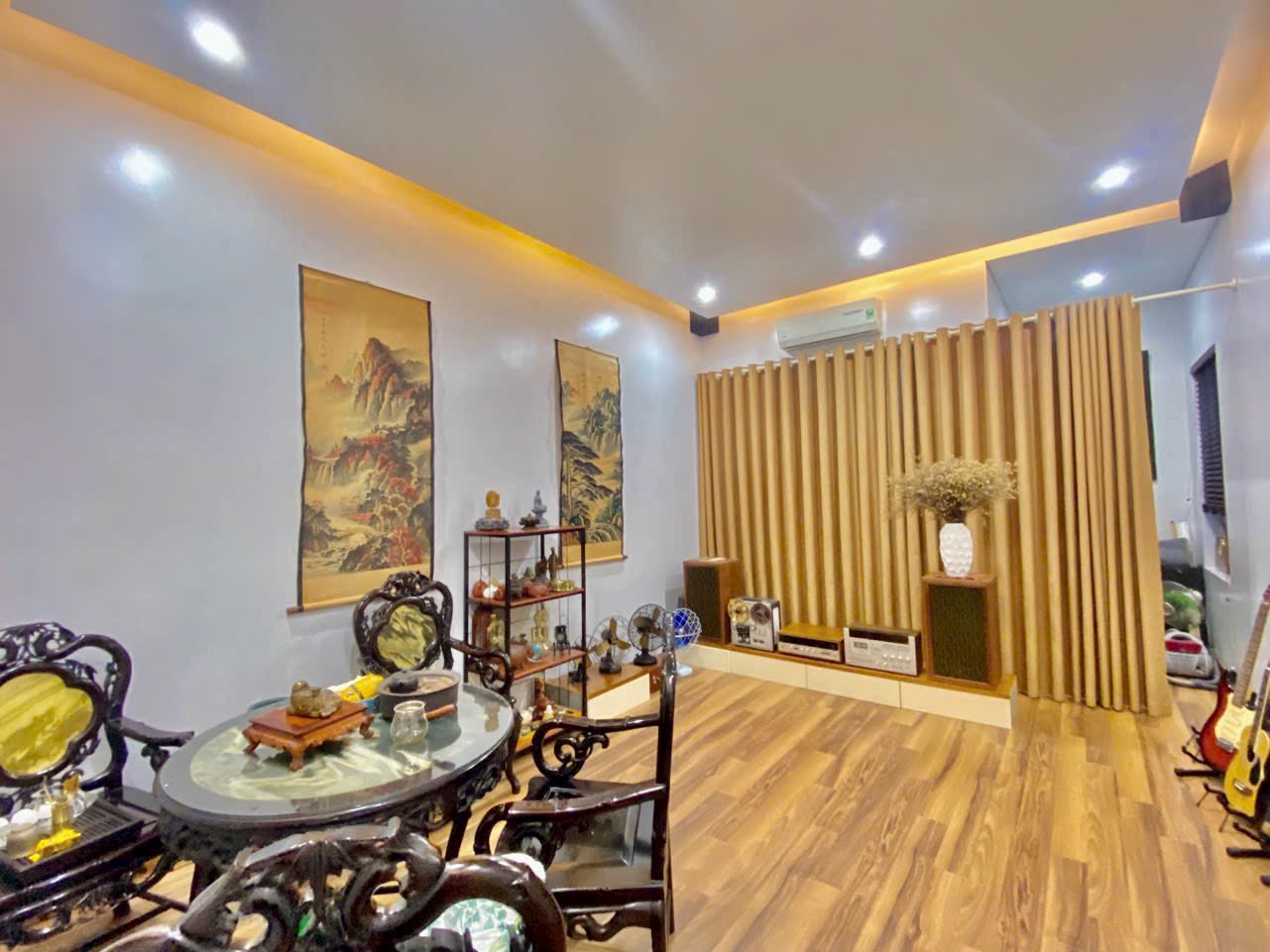 Ảnh Hoàng Thế Thiện — Vũ Nhà Phố