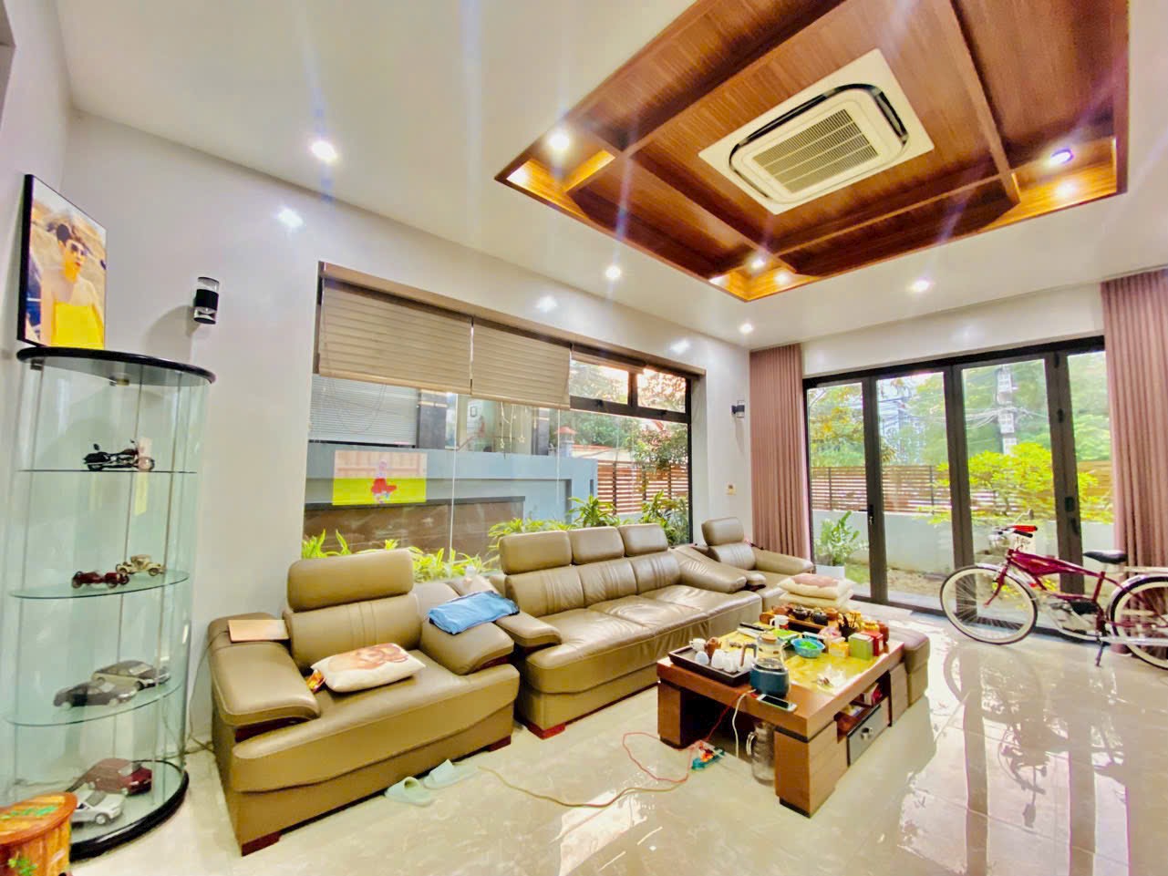 Ảnh Hoàng Thế Thiện — Vũ Nhà Phố