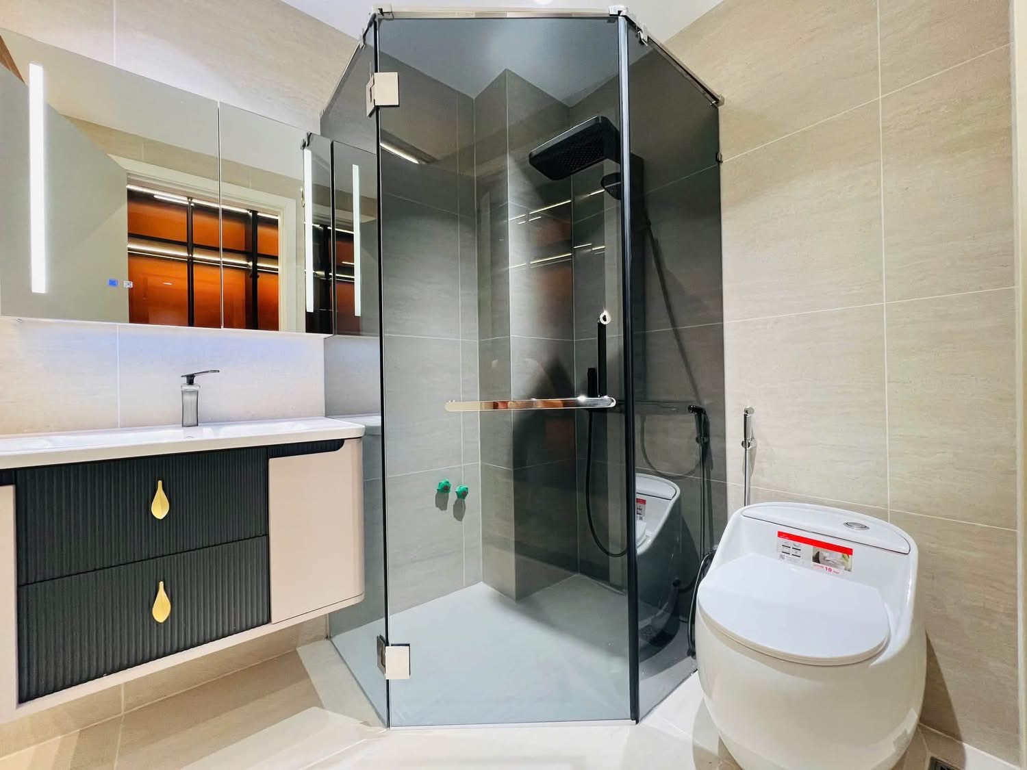 Ảnh Lâm Tường — Vũ Nhà Phố