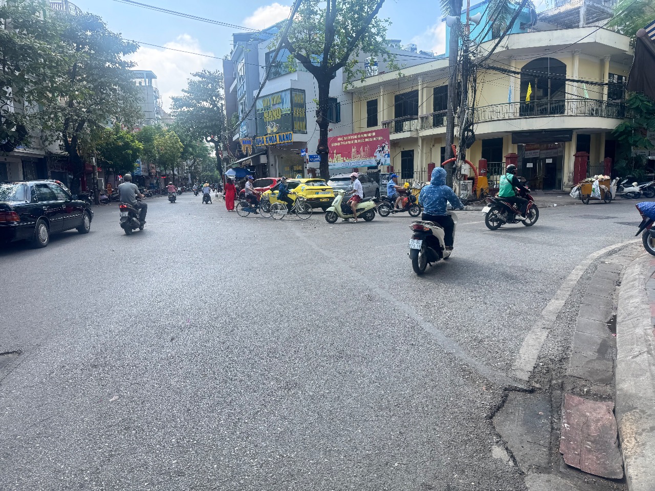 Ảnh Nguyễn Công Trứ — Vũ Nhà Phố