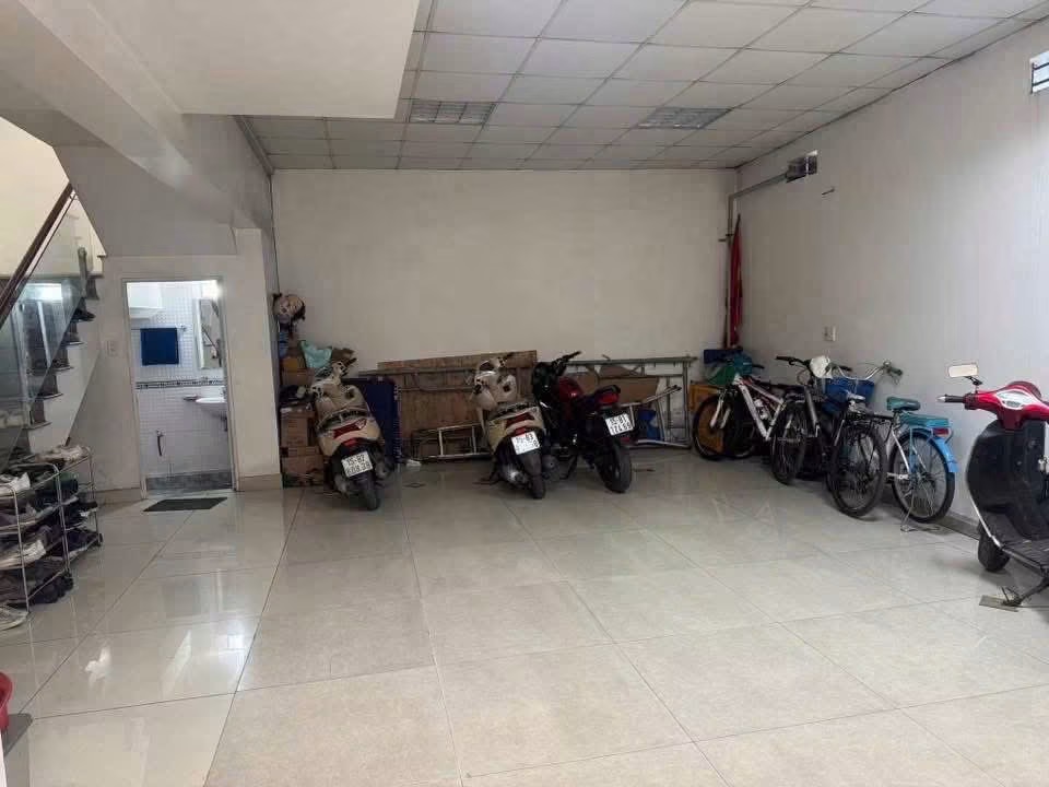 Ảnh Nguyễn Văn Linh — Vũ Nhà Phố