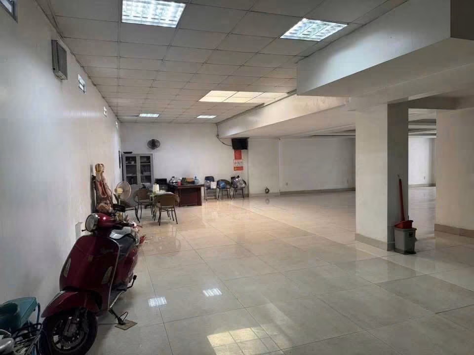 Ảnh Nguyễn Văn Linh — Vũ Nhà Phố