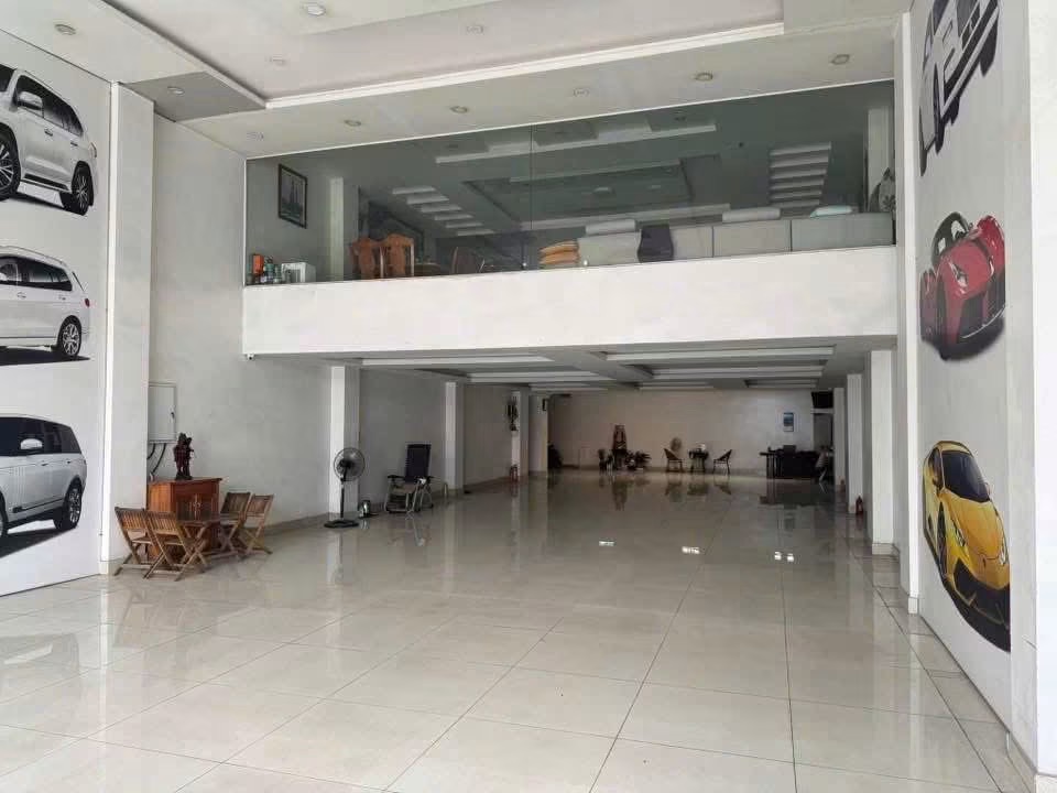Ảnh Nguyễn Văn Linh — Vũ Nhà Phố