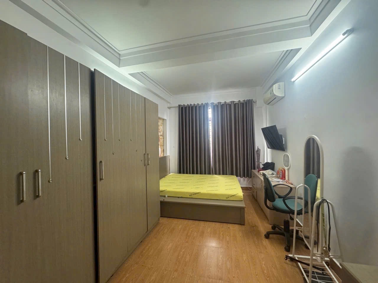 Ảnh Tôn Đức Thắng — Vũ Nhà Phố